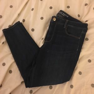 DARK WASH AMERICAN EAGLE HI RISE SKINNY JEANS